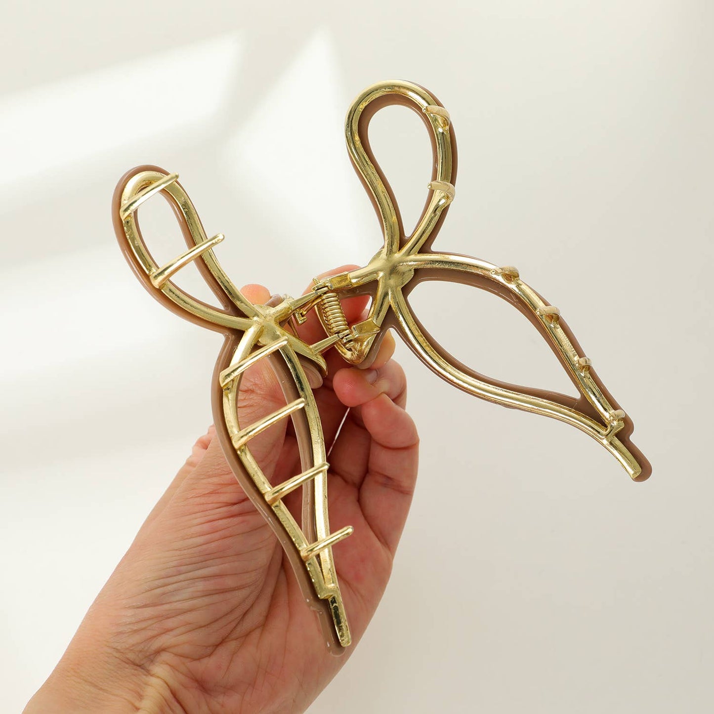 Sabrina Solid Large Claws